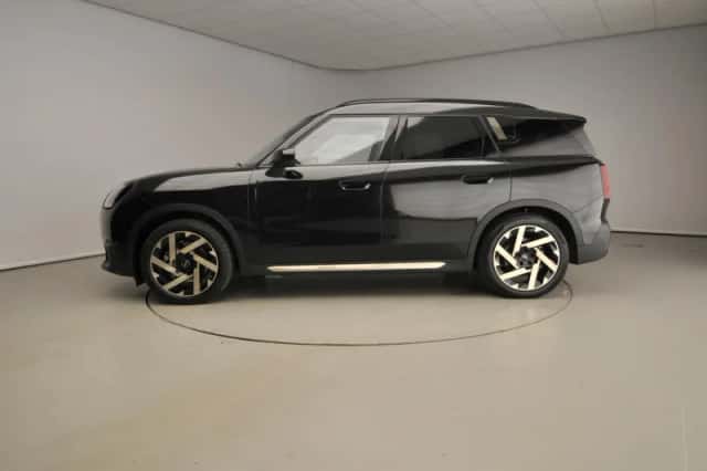 MINI Countryman (2025) thumbnail 2