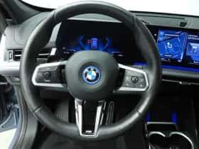 BMW iX1 (2023) thumbnail 11