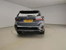 BMW iX1 (2023) thumbnail 3