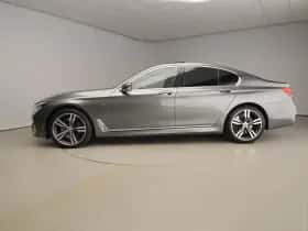 BMW 7-Serie (2018) thumbnail 2