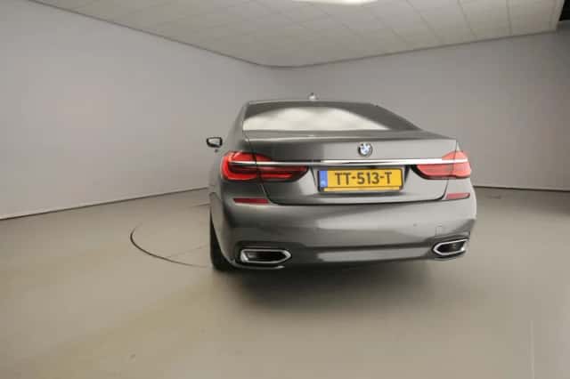 BMW 7-Serie (2018) thumbnail 3
