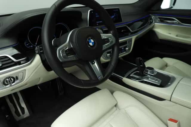 BMW 7-Serie (2018) thumbnail 6