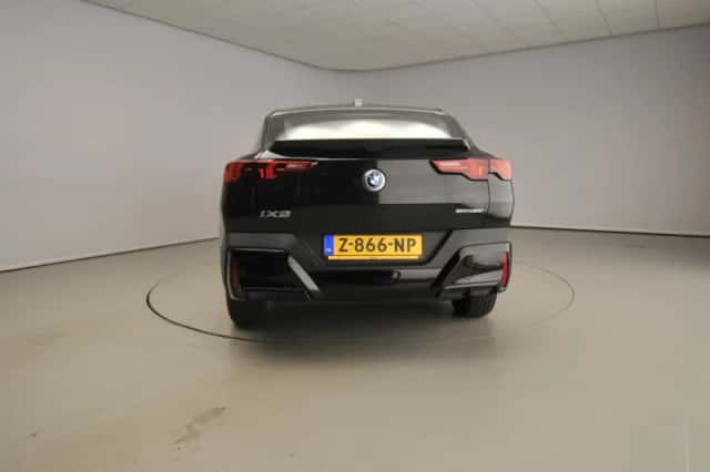 BMW iX2 (2024) thumbnail 4