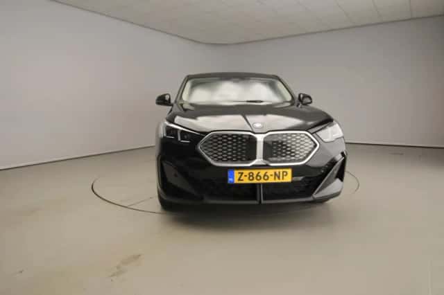 BMW iX2 (2024) thumbnail 6