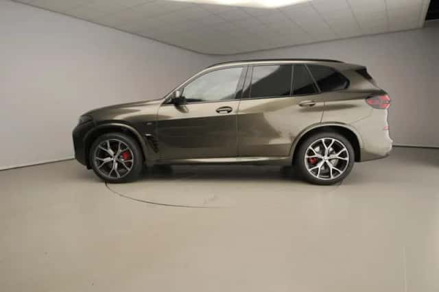 BMW X5 (2026) thumbnail 2