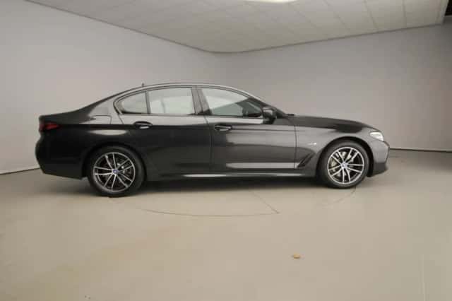 BMW 5-Serie (2023) thumbnail 4