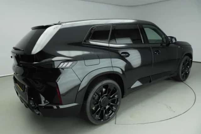 BMW XM (2026) thumbnail 2