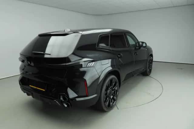BMW XM (2026) thumbnail 3