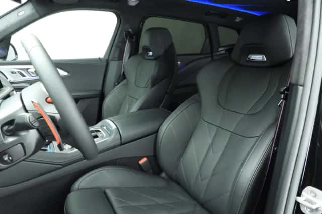 BMW XM (2026) thumbnail 5