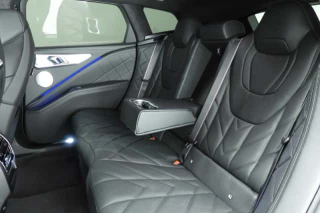 BMW XM (2026) thumbnail 6