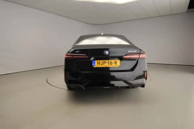 BMW i5 (2025) thumbnail 3