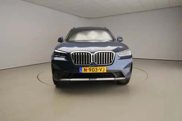 BMW X3 (2022) thumbnail 5