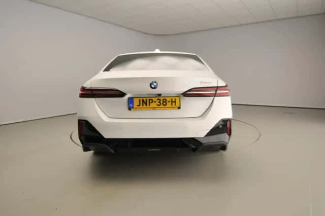 BMW 5-Serie (2025) thumbnail 3