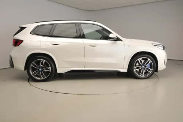 BMW X1 (2024) thumbnail 4