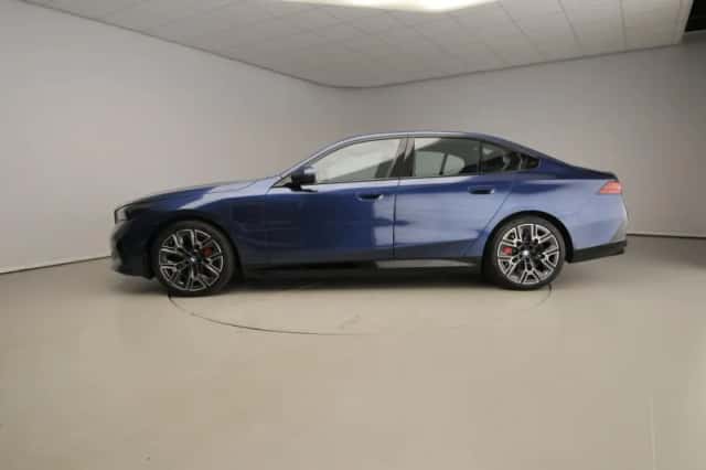 BMW 5-Serie (2025) thumbnail 2