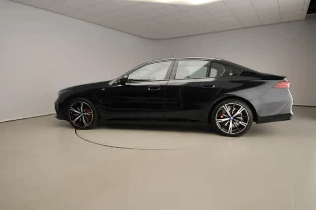 BMW 5-Serie (2024) thumbnail 3