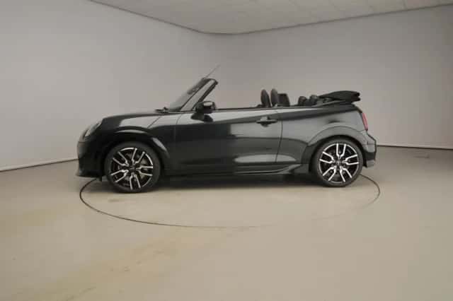 MINI Cabrio (2026) thumbnail 2