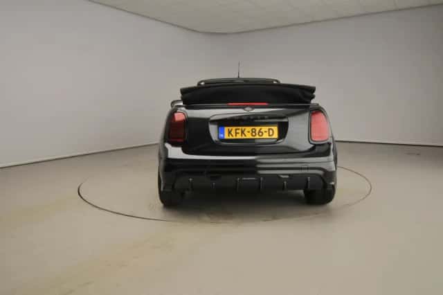 MINI Cabrio (2026) thumbnail 3