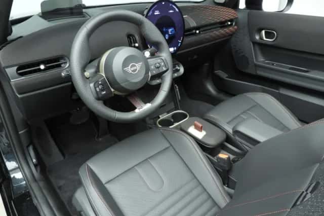 MINI Cabrio (2026) thumbnail 6