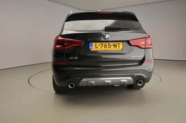 BMW X3 (2021) thumbnail 3