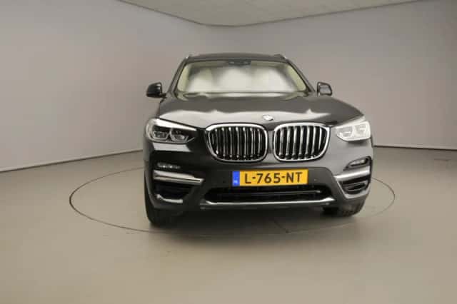 BMW X3 (2021) thumbnail 5