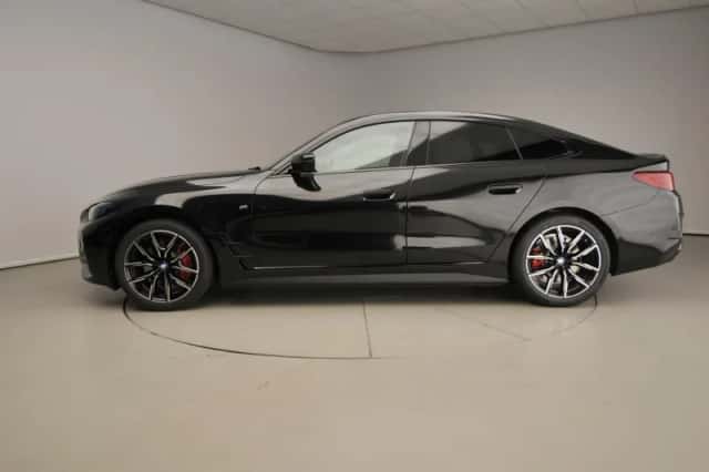 BMW i4 (2026) thumbnail 2