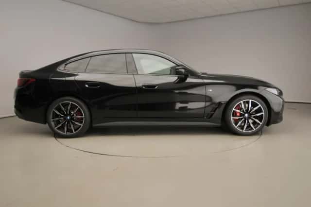 BMW i4 (2026) thumbnail 4