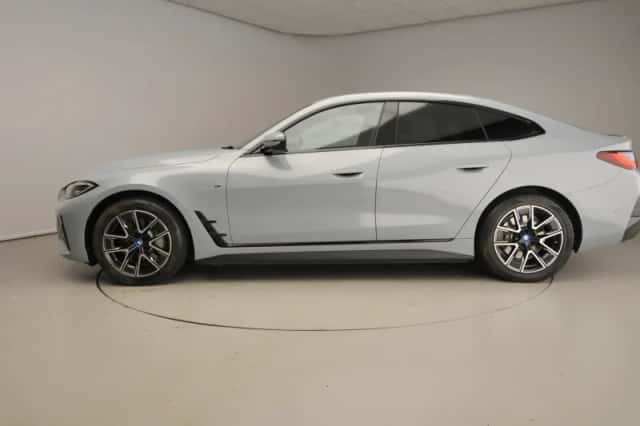 BMW i4 (2023) thumbnail 4