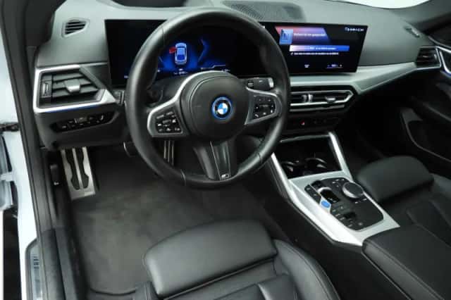 BMW i4 (2023) thumbnail 6