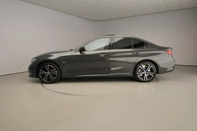 BMW 3-Serie (2023) thumbnail 2