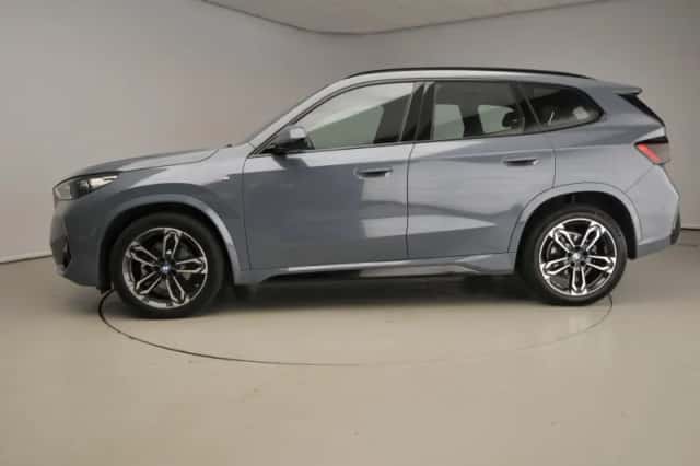 BMW X1 (2022) thumbnail 2