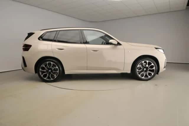 BMW X3 (2025) thumbnail 3