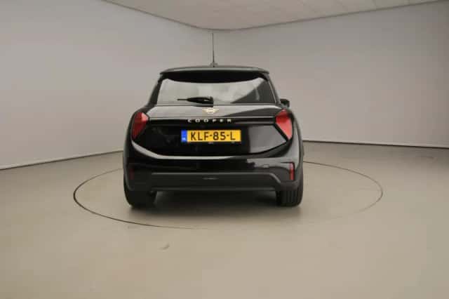 MINI Cooper (2026) thumbnail 3
