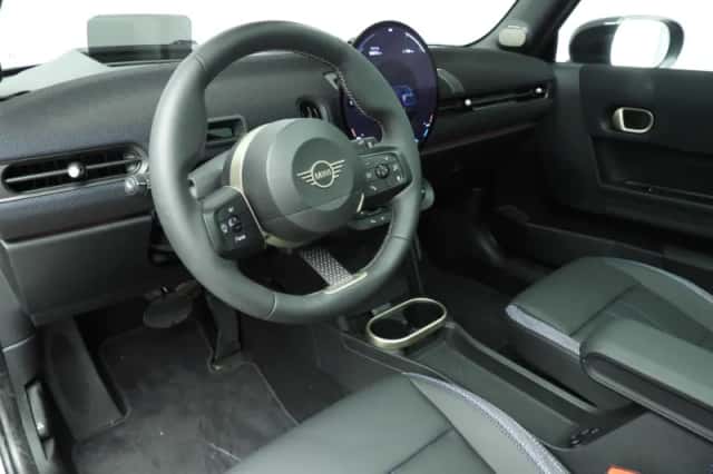 MINI Cooper (2026) thumbnail 6