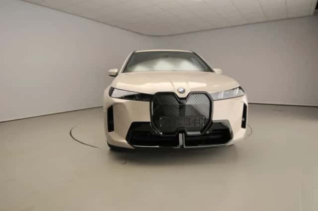 BMW iX (2026) thumbnail 4