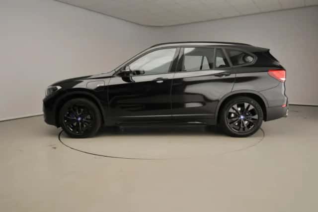 BMW X1 (2022) thumbnail 2