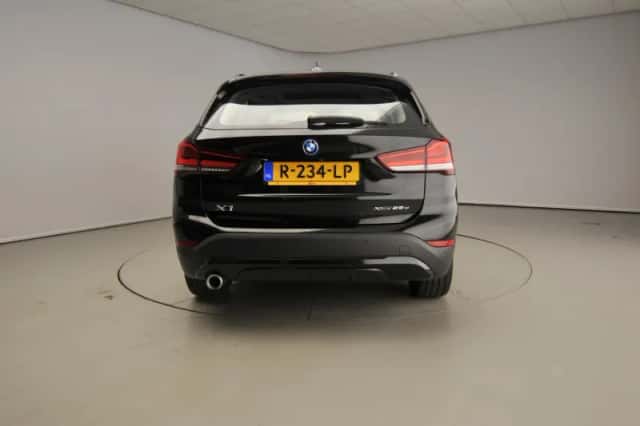 BMW X1 (2022) thumbnail 3