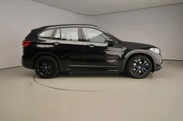 BMW X1 (2022) thumbnail 4