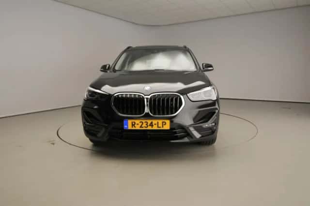 BMW X1 (2022) thumbnail 5