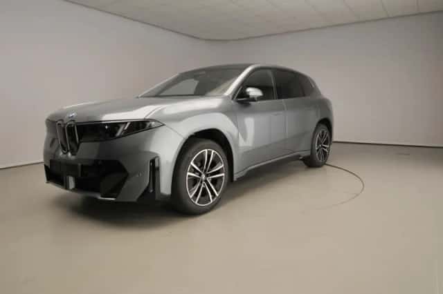 BMW iX3 (2026) thumbnail 1