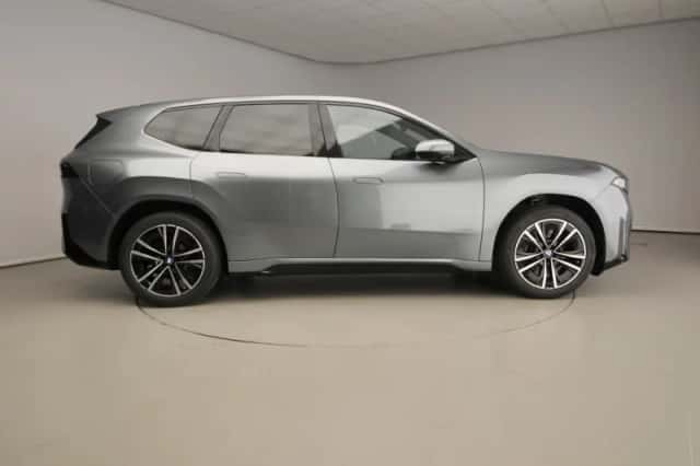 BMW iX3 (2026) thumbnail 4