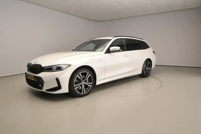 BMW 3-Serie (2024) thumbnail 1