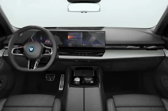 BMW i5 (2026) thumbnail 3