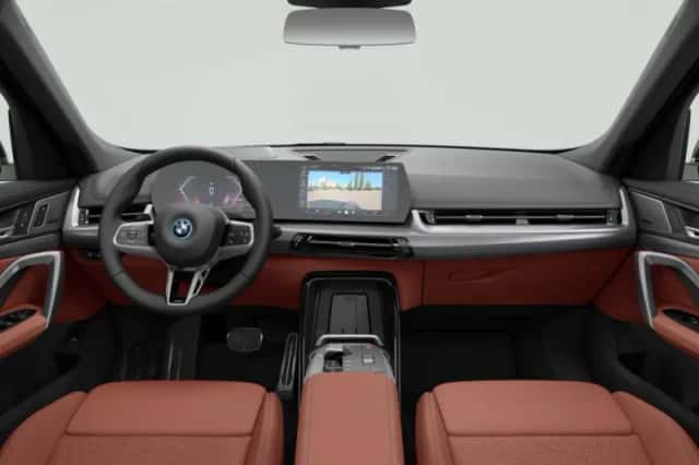 BMW iX1 (2026) thumbnail 3
