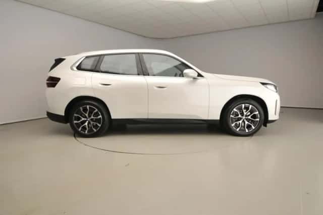 BMW X3 (2026) thumbnail 4