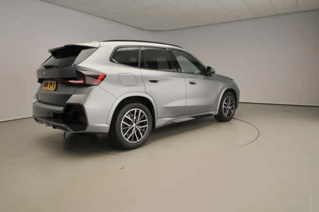 BMW X1 (2024) thumbnail 2