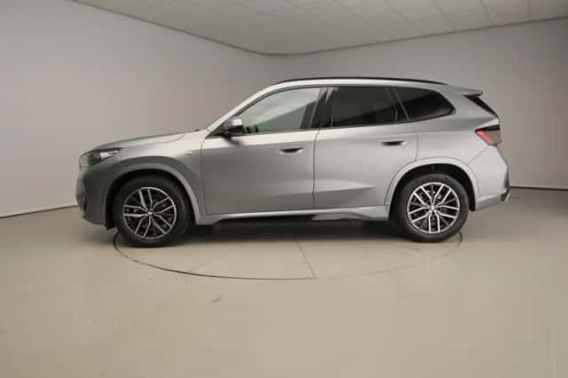 BMW X1 (2024) thumbnail 3