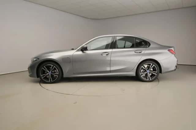 BMW 3-Serie (2024) thumbnail 2