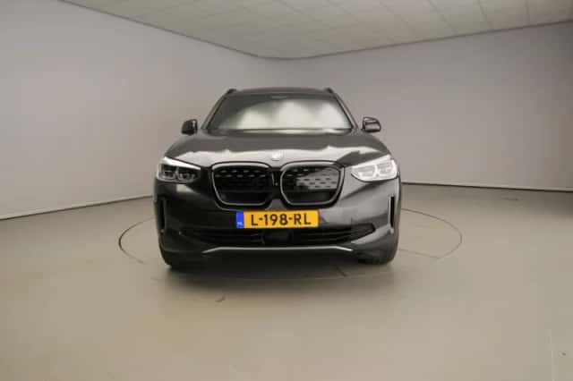 BMW iX3 (2021) thumbnail 4