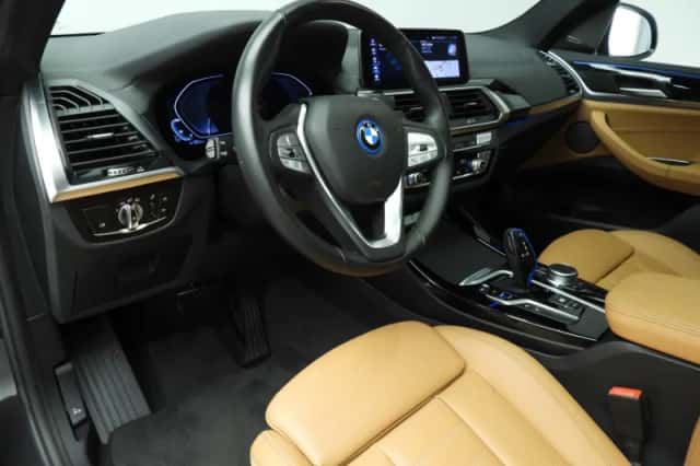 BMW iX3 (2021) thumbnail 6
